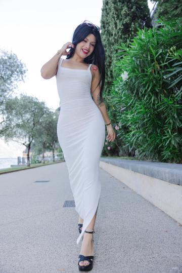 Lilith Baph in Watch 4 Beauty set Beauty By The Lake