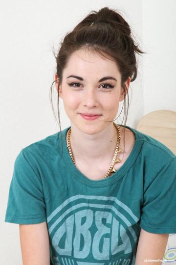 Emily G in Club Sweethearts set #28072