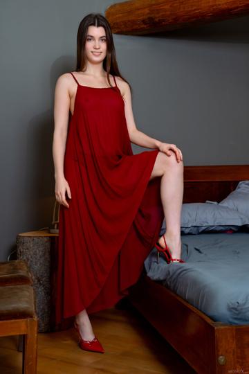 Danna Bliss in Metart X set Catwalk In The Green 1