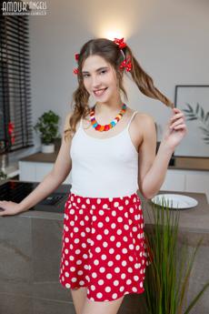 Constancia in Amour Angels set Table Top