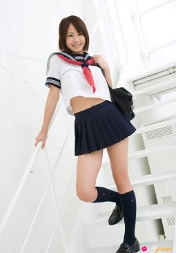 Reina Mamiya in All Gravure set Classic Smile