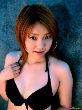 Asami Abe in All Gravure set Feeling Good