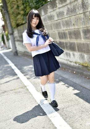 Runa Amemiya in All Gravure set Going To Class