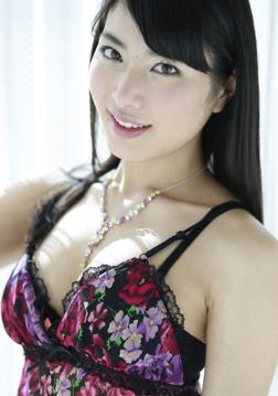 Yuana Kana in All Gravure set Wearing Roses