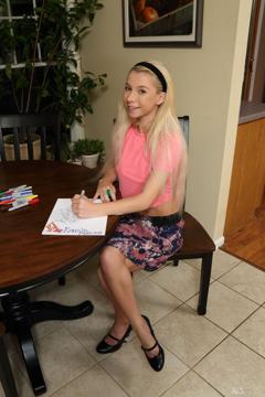 Kenzie Reeves in Als Scan set Splash of Color