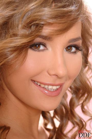 Jessika Lux in 1 by Day set Bright smile, Bodacious butt [Part]