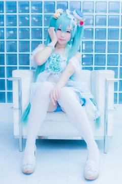 Miku Hatsune in All Gravure set Nairu